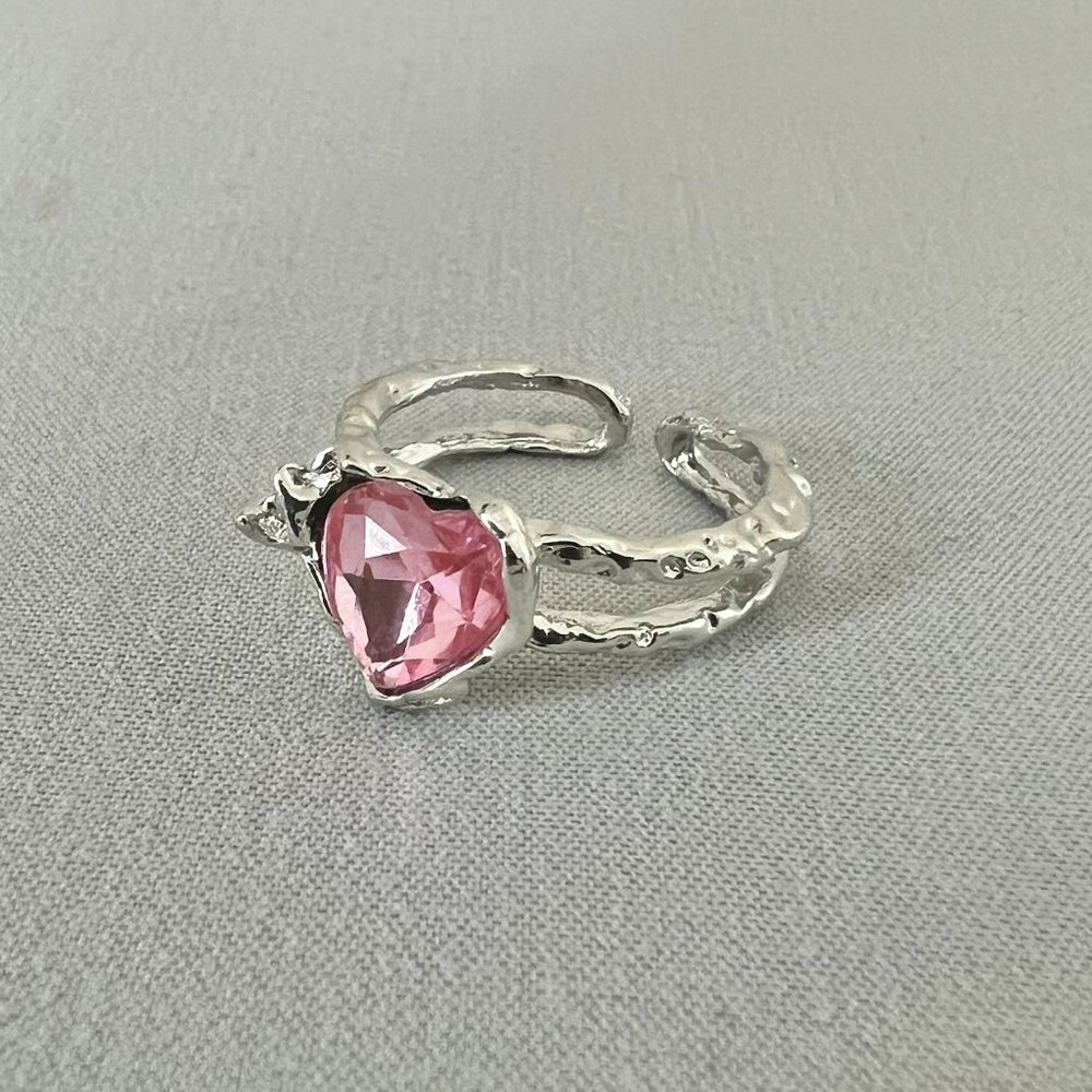 NEW Silver Plated Adjustable Ring with Pink Heart Gem - Picture 1 of 2